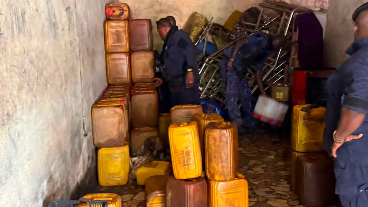 Carburant clandestin à Conakry : les cachettes tombent, la riposte des autorités s’intensifie
