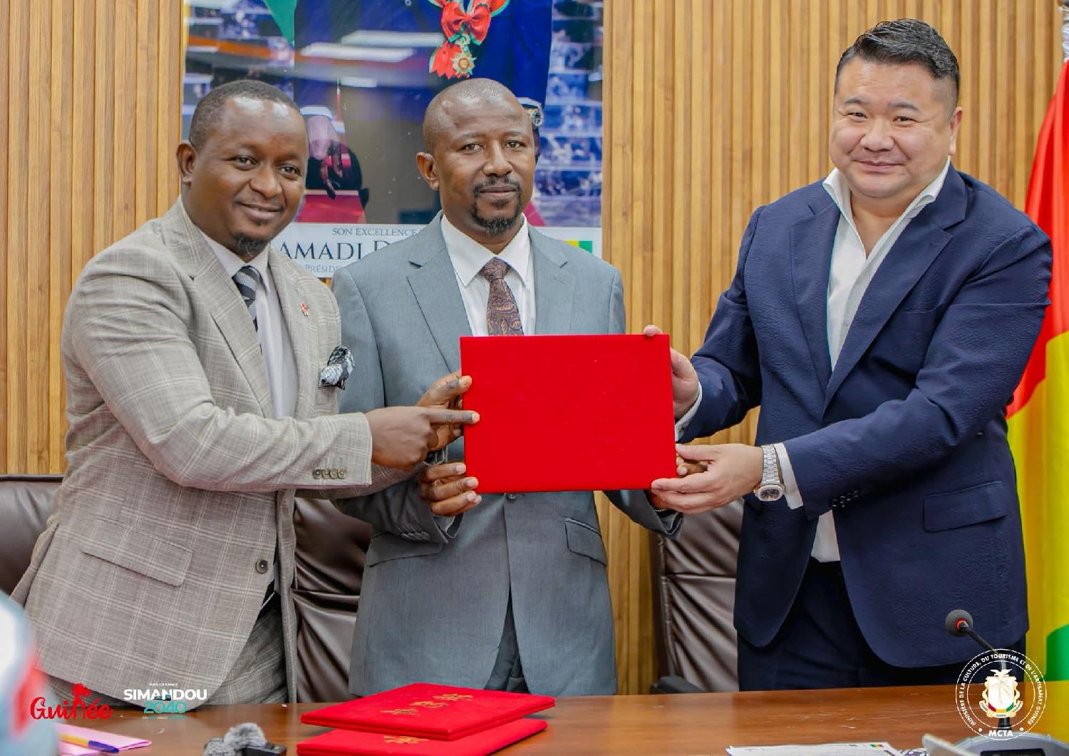 Culture : La Guinée signe la convention pour la construction du Cinéma Center de Conakry