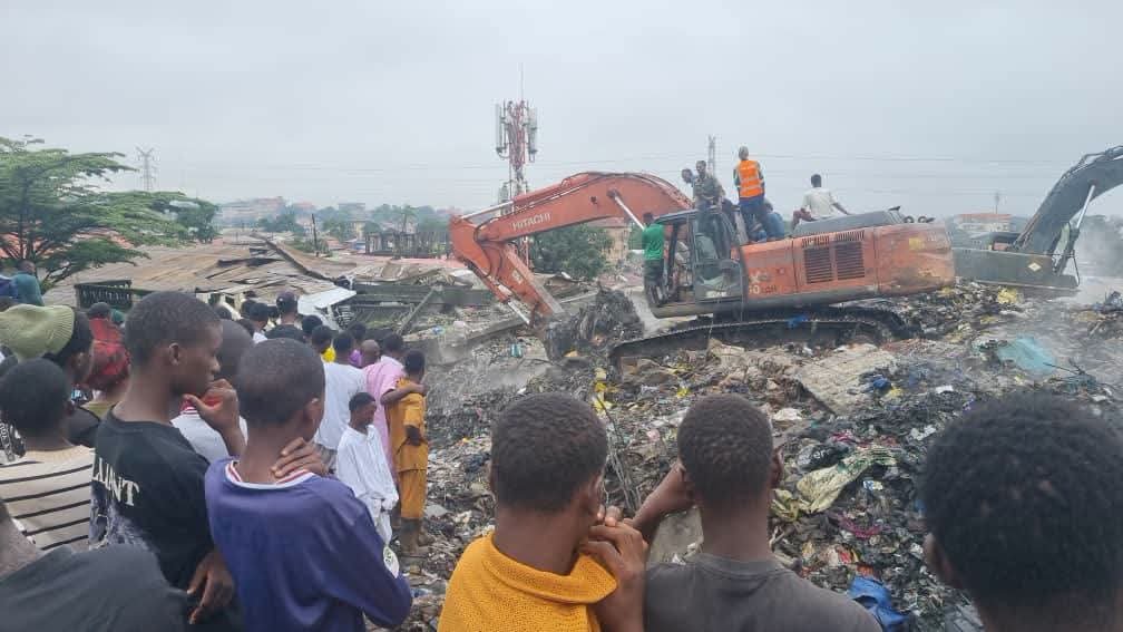 Dar-es-Salam : après le drame, les bulldozers rasent les zones à risque