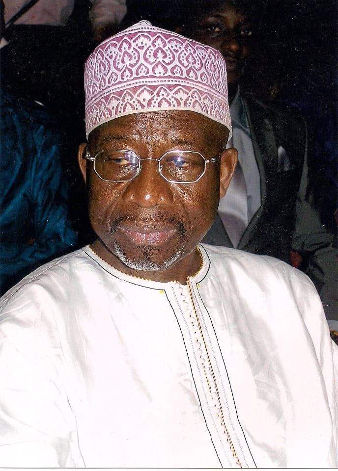Limitation du nombre de partis politiques en Guinée : Elhadj Bakary Bérété,  Président du Haut conseil de  Oulada , adresse un mémorandum au CNRD 
 
