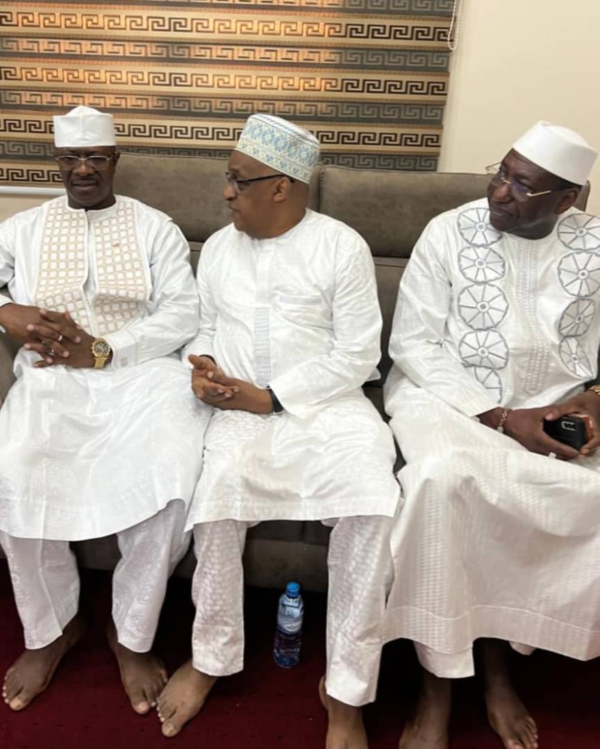 Mosquée Fayçal : Des prières pour le Général Mamadi Doumbouya à l'initiative d'anciens ministres