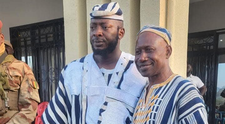 On les entend proclamer, la main sur le cœur, avec une conviction presque théâtrale : « Nous ne sommes pas en transition, nous sommes en refondation ! » 
