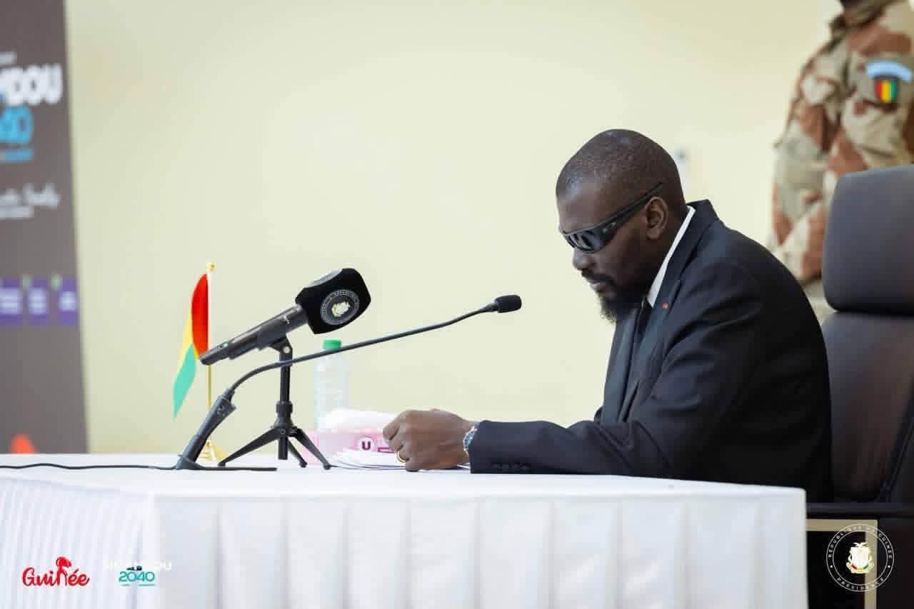 Palais M5: Mamadi Doumbouya reçoit le CNT et convoque la séance inaugurale de la nouvelle Assemblée nationale pour le 17 juillet
