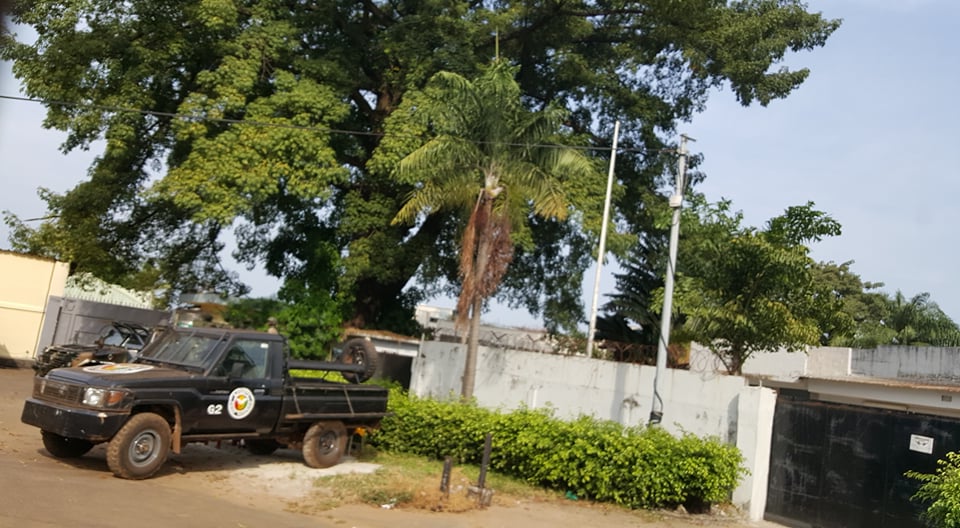 Pr Alpha Condé : Une « liberté » qui cache mal « une résidence surveillée » !