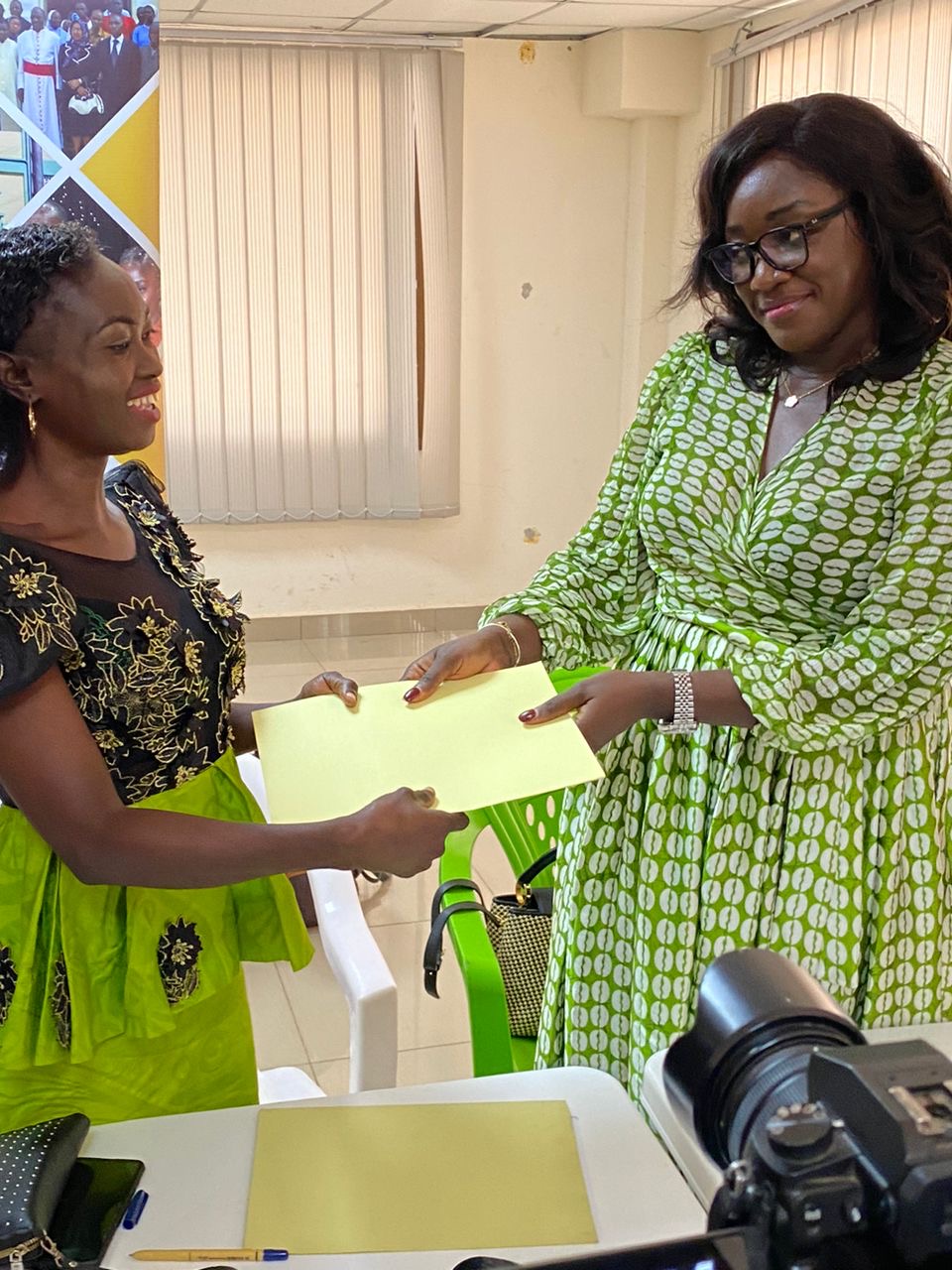 Stade Petit Sory de Nongo: signature de Convention entre la structure BECA Prod et la Fondation KPC pour l’Humanitaire